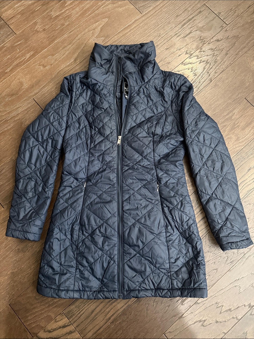 The North Face Women’s Quilted Primaloft Parka Jacket in Navy Blue Sz S